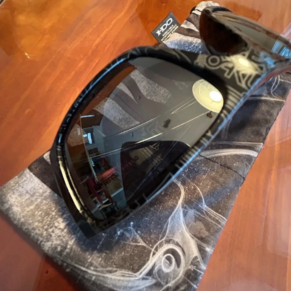 Oakley Fuel Cell Sunglasses 😎 - Picture 6 of 6